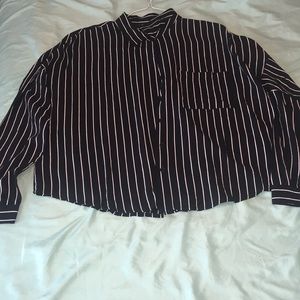 Long sleeve Button down shirt slit on the back